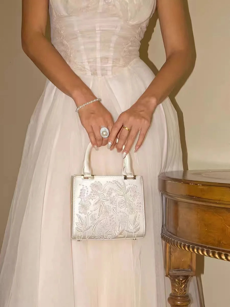 Elegant Soft Pearl Embroidery Fashion Handbag Silk Cheongsam Evening Clutch Chain Shoulder Bag Urban Minimalist Style Tote Chic 260302
