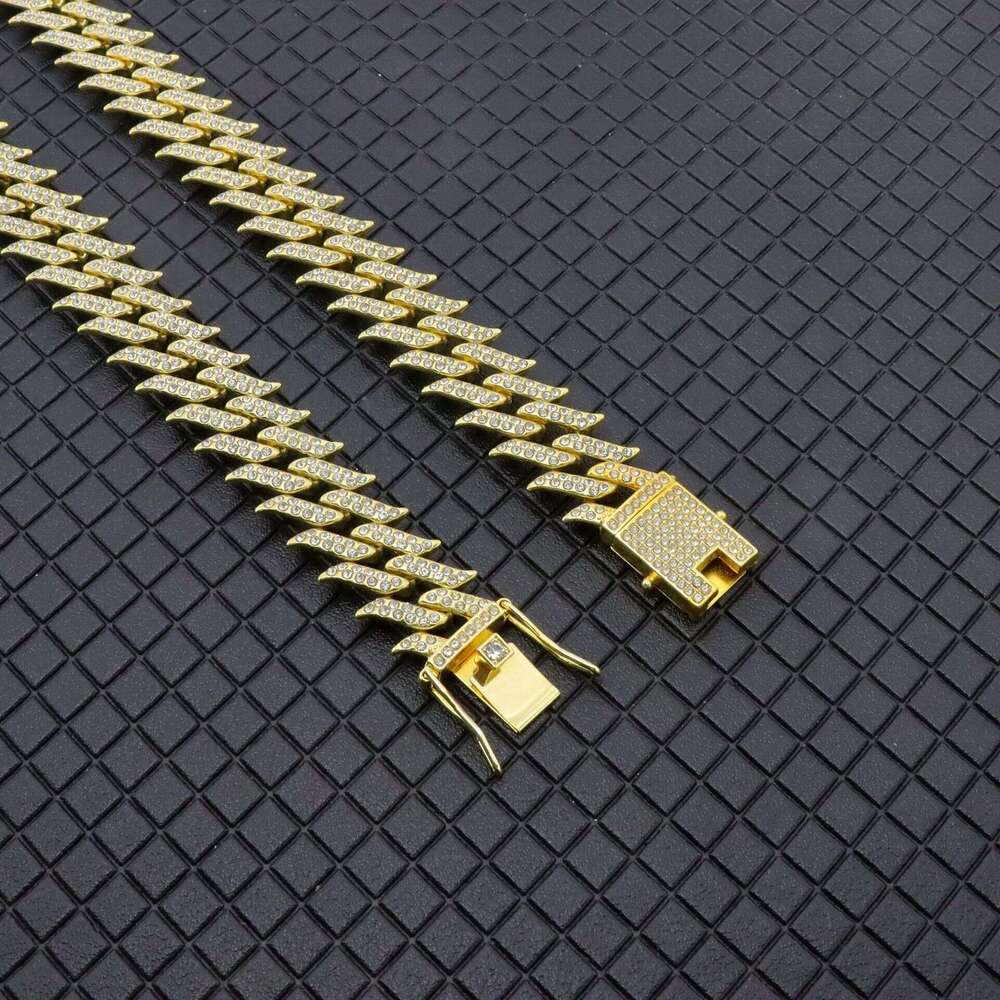 New Full Diamond Thorn Cuban Chain High-Quality Design Sense Spiked 18mm Box Clasp Alloy Hip-Hop Necklace Wholesale