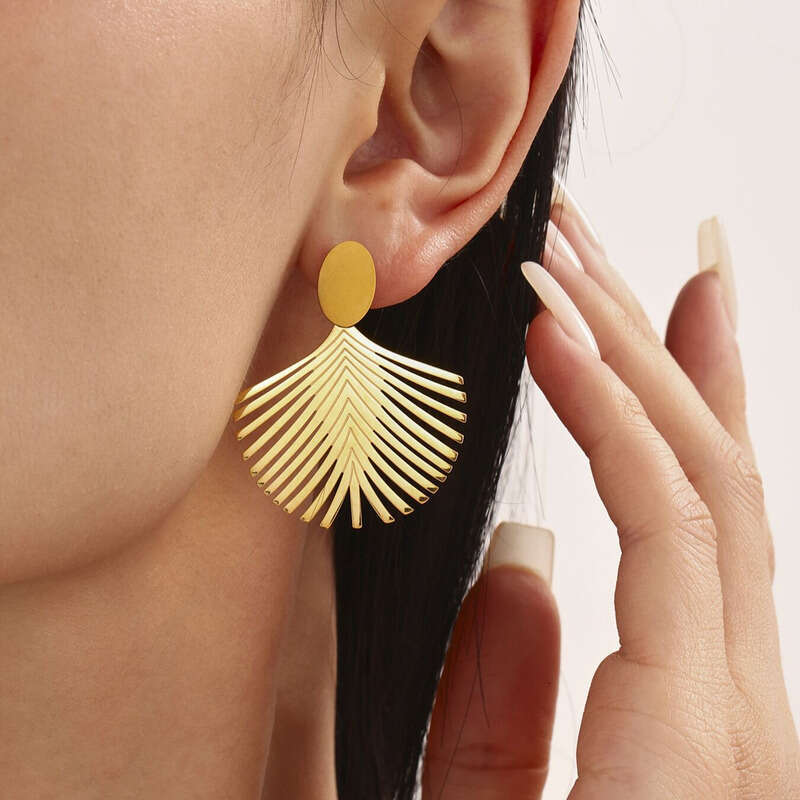 Women's Vintage Earrings: Beach Ocean Coconut Leaf Texture Stainless Steel Gold-plated Ins Style Women's Earring, Classic Unisex Jewelry for