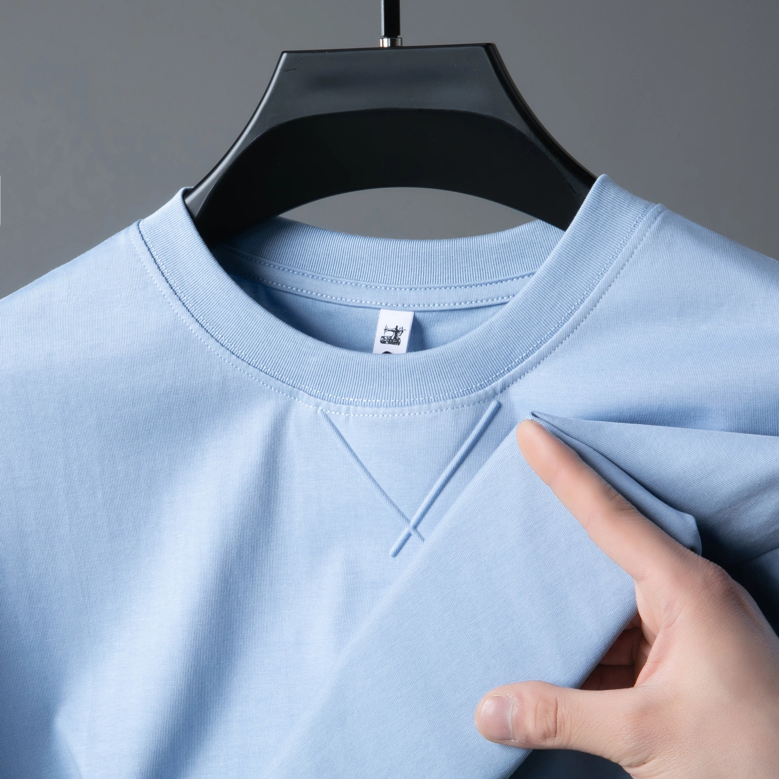 Mens T-Shirt Short Sleeve Breathable O-Neck Solid Color Soft Light Summer Business Casual Classic Fashion Trend Menswear 260304
