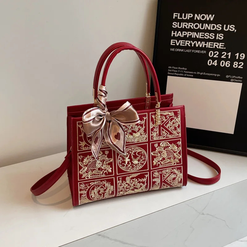2024 Chinese Bag Bridal Embroidered Handbag with Phoenix n Large Capacity Bride Clutch Purse 260307