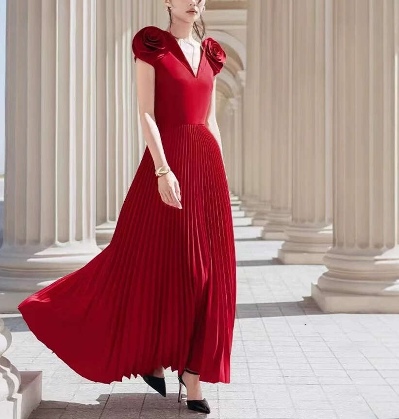 2026 spring a2 and summer niche design eye-catching three-dimensional flower V-neck elegant solid color pleated long dress evening gown