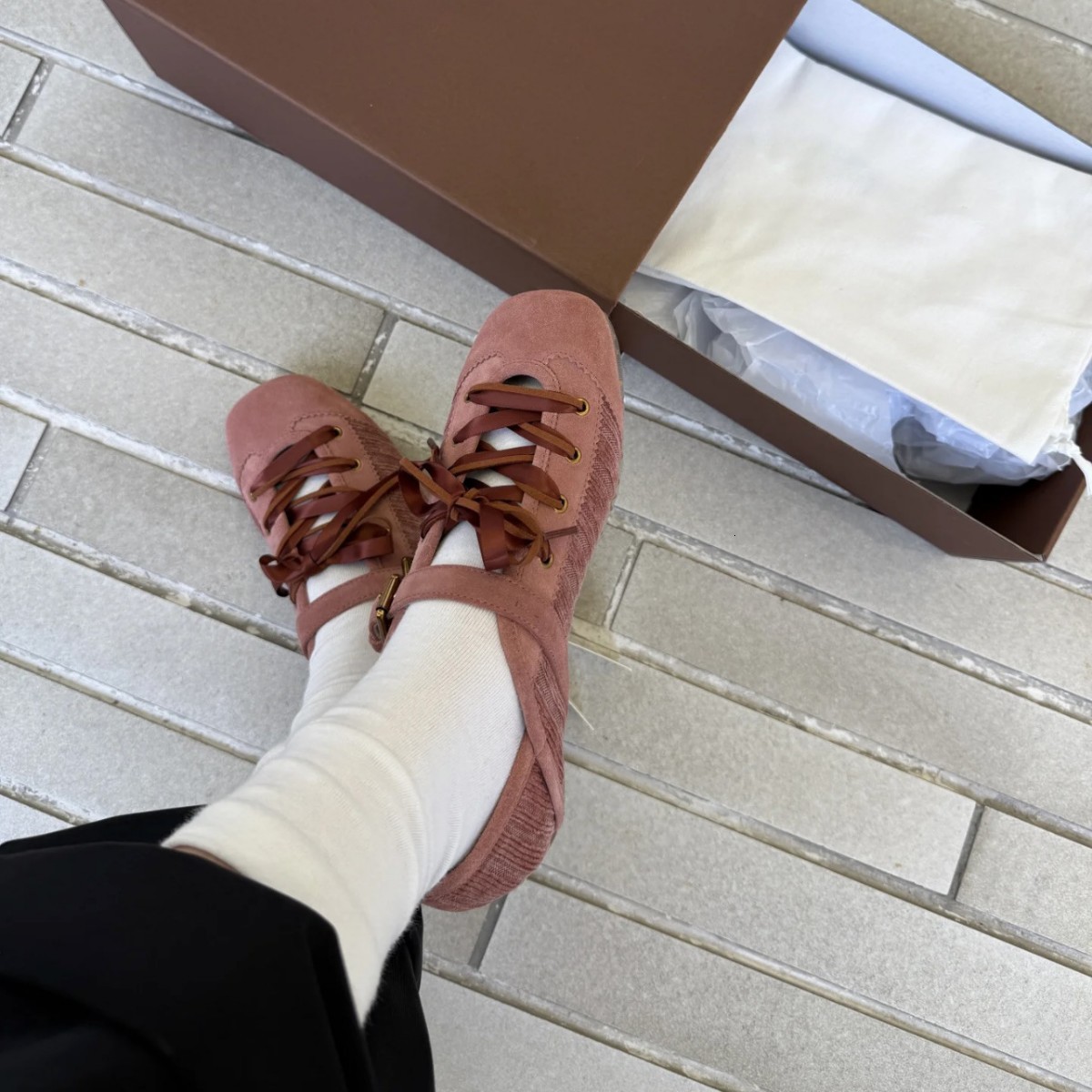 Fashion Hollow out Lace-up Patent Leather Mary Janes Women Ballet Flats comfort Lazy Walking Loafers Casual Girls Dance Shoes 250310