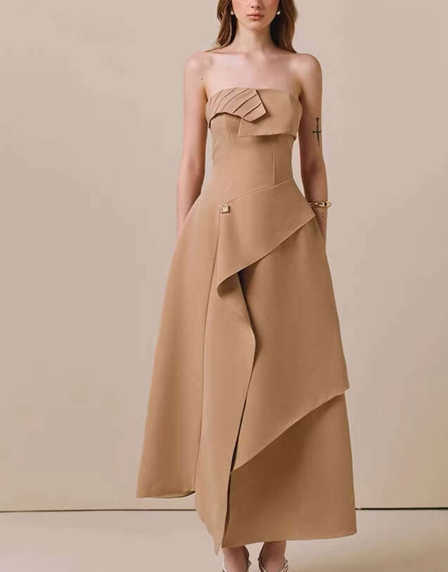 A sexy strapless dress with an asymmetrical hem that catches the attention of the goddess in a2 the 2026 spring/summer niche design