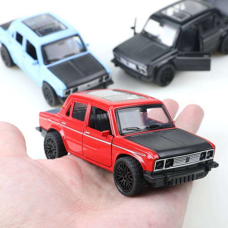 bagged1:36 Alloy Model Simulation LADA Russia Vehicle Pull Back Car Ornaments Collection Toys For Boy Children Z260306