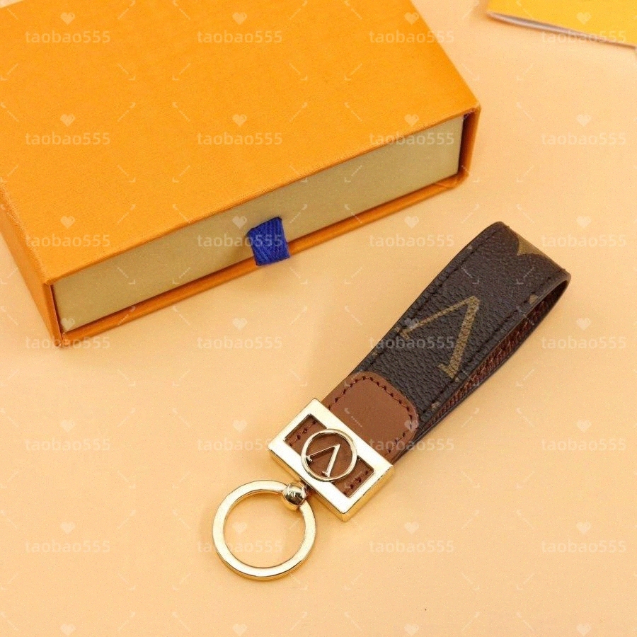 High Quality Keychain Classic Key Ring Holder Luxury Leather Keychains Alloy Pendant Stylish Car Key Accessories Perfect Gift g4sF#