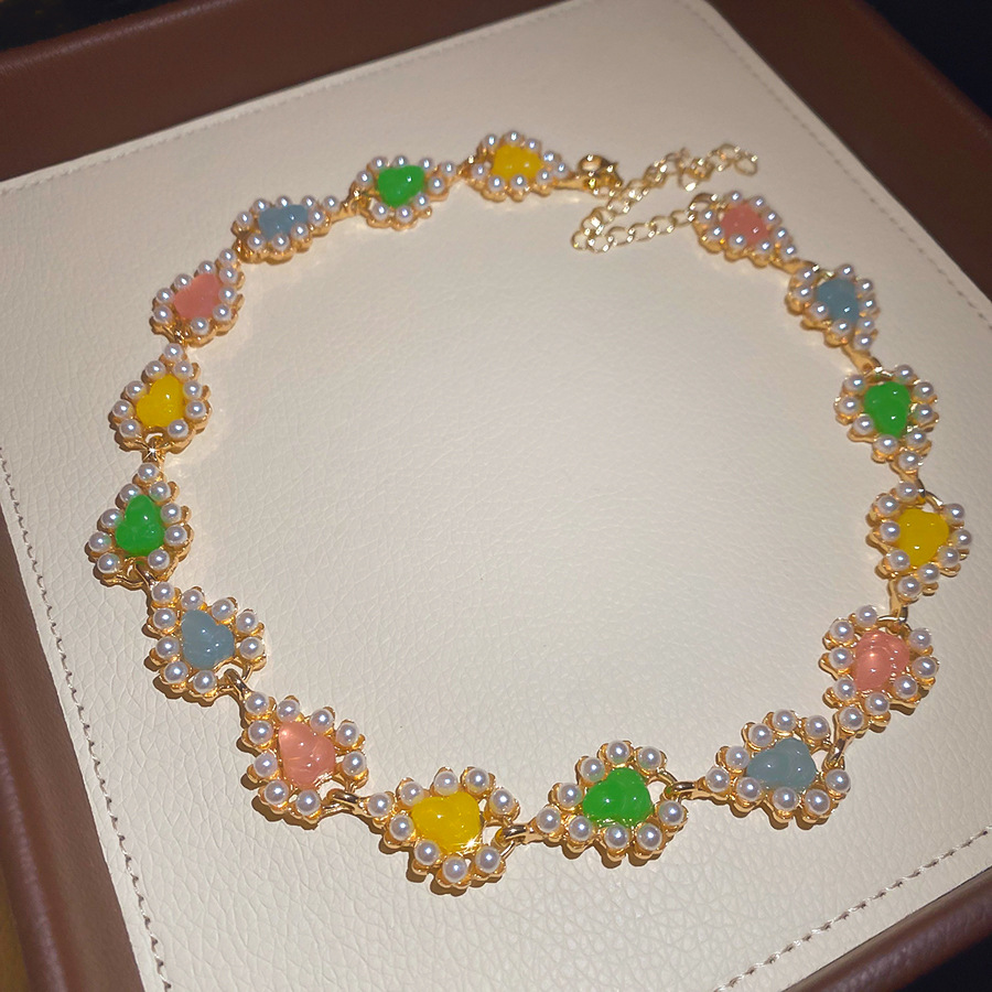 French vintage jewelry high-end design green leaf-shaped pearl necklace and bracelet set, plated with real gold, versatile
