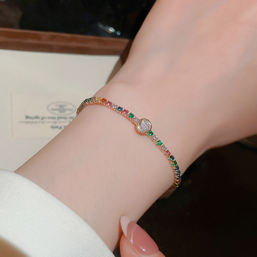 Fresh elegant adjustable bracelet for women, inlaid with imitation white iridescent zircon low-key luxury simple fashionable