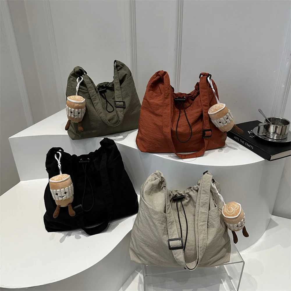 Travel Casual Nylon Tote Bag Drawstring Shoulder Bag Large Capacity Crossbody Bucket Bag with Adjustable Strap H260306