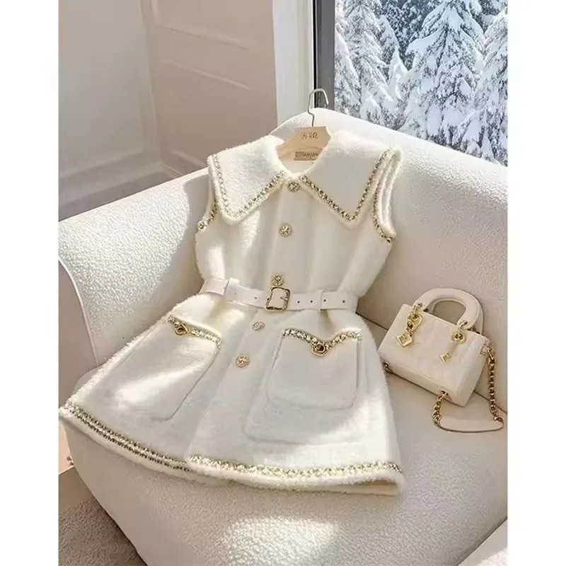 Autumn Winter Sleeveless Unique Womens Lamb Wool Vest Coat Fashion Korean Version Temperament Ladies Waistcoat Jacket 260306