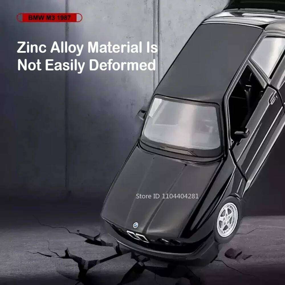 1:36 BMW M3 1987 M4 CSL Model Toys Diecast Miniature Car Doors Opened with Pull Back Vehices Decorative Collection Children Gift Z260307