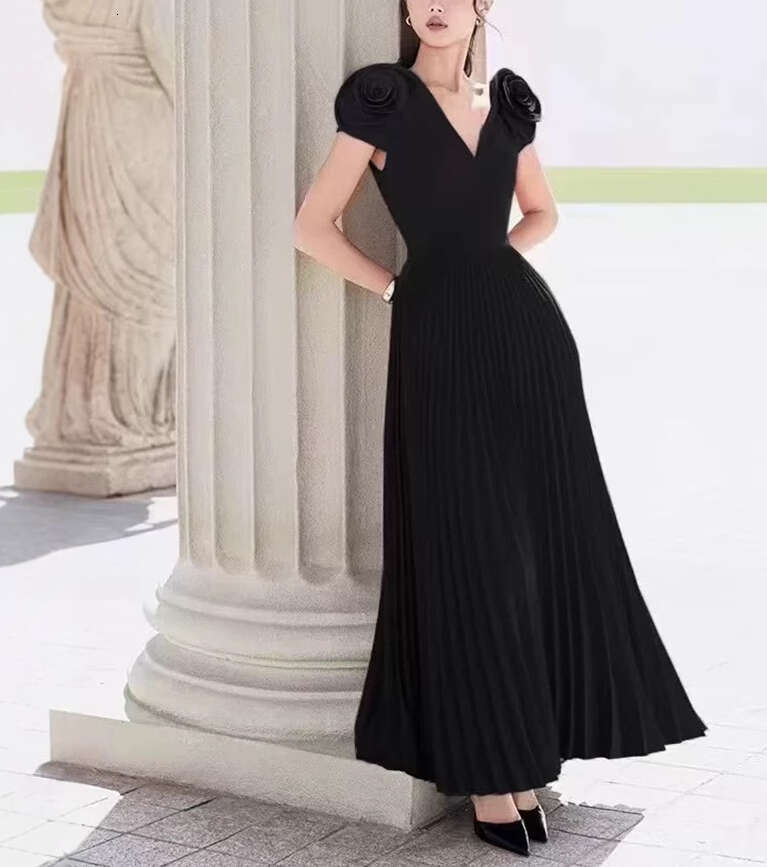 2026 spring and summer niche design A1 eye-catching three-dimensional flower V-neck elegant solid color pleated long dress evening gown