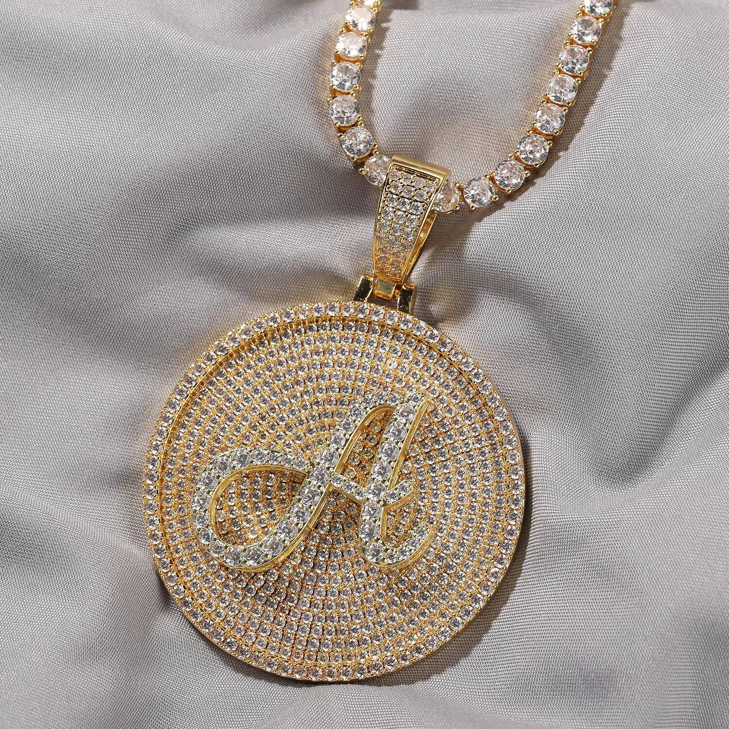 UWIN Iced Out CZ Capital Letter Round Plate Initial Pendant Customized 5cm Alphabet Pendant Hip Hop Jewelry for Woman Man