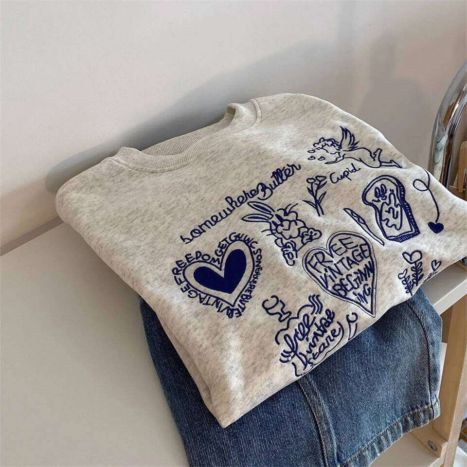 Korean Fashion Women's Gray Embroidered Round Neck Short Sweatshirts Autumn Long Sleeves Vacation Pullovers Tops Casual Popular Gym Clothing Swea