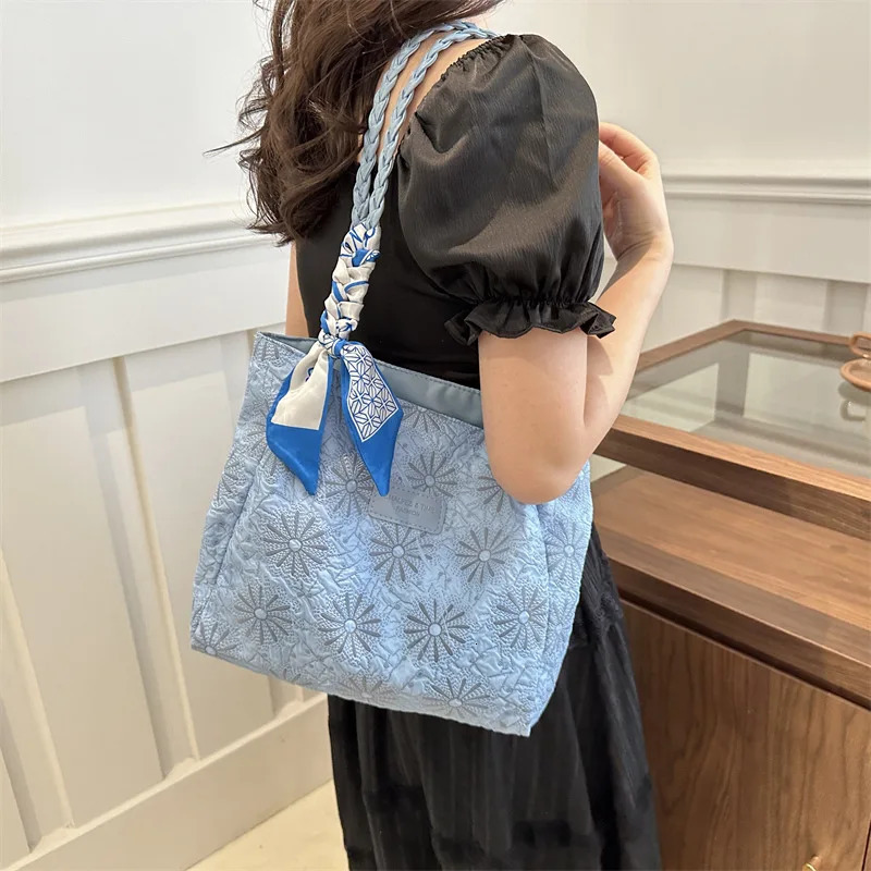 Niche National Style Embroidery Flower Shoulder Bag Summer Autumn Ribbon Decoration Handle Women Casual Tote 260307