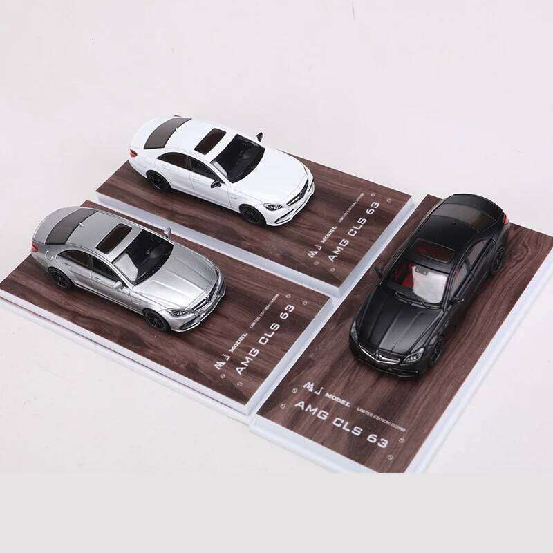 MJ 1:64 CLS63 Travel And Sedan Version Alloy Model Car Z260306