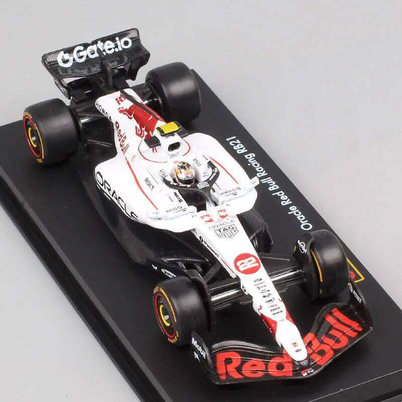 Bburago 1/43 Scale 2025 Red Bull RB21 #22 Yuki Tsunoda GP Racing Car Model Diecast Toy Vehicles Helmet Acrylic Box White Z260306