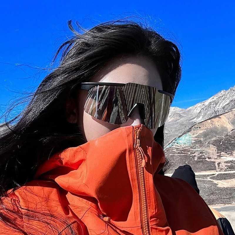 Outdoor Snow Sunglasses for Women Mountaineering and Cycling Goggles Windproof Sandproof UV Protection Oversized Frame Trendy and Cool S260304
