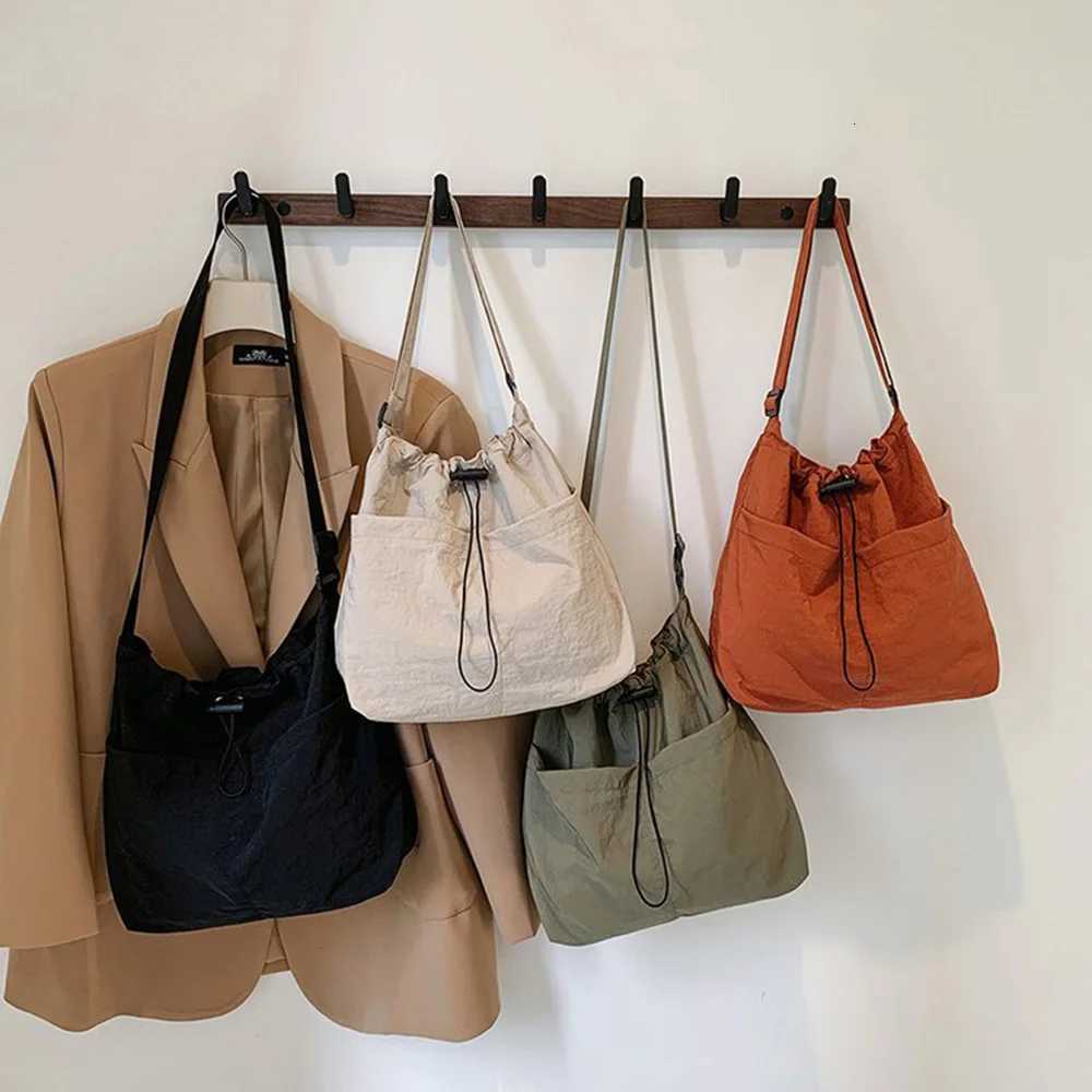Travel Casual Nylon Tote Bag Drawstring Shoulder Bag Large Capacity Crossbody Bucket Bag with Adjustable Strap H260306