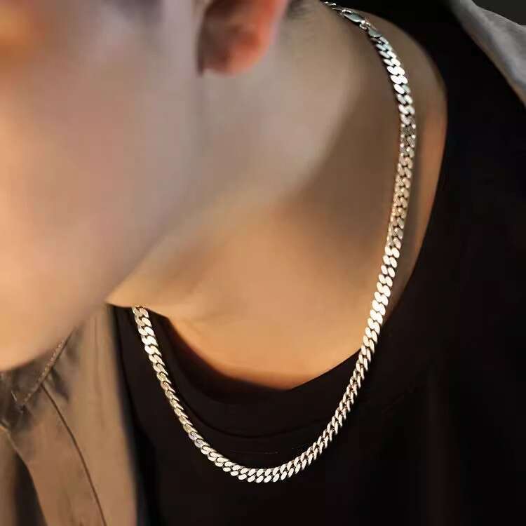 Premium Cuban Dongguan Titanium Steel Necklace for Men, Trendy Hip-Hop Versatile High-End Simple Clavicle Chain Holiday Gift