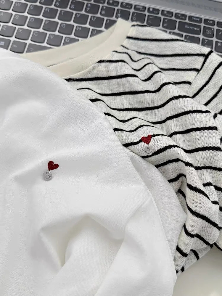 2026 Spring/Summer Fashion Heart-shaped Short-sleeved Womens T-shirt Summer Loose and Simple Embroidery Top 260304