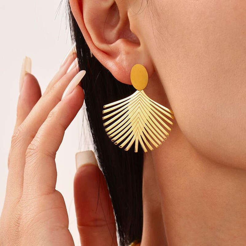 Women's Vintage Earrings: Beach Ocean Coconut Leaf Texture Stainless Steel Gold-plated Ins Style Women's Earring, Classic Unisex Jewelry for
