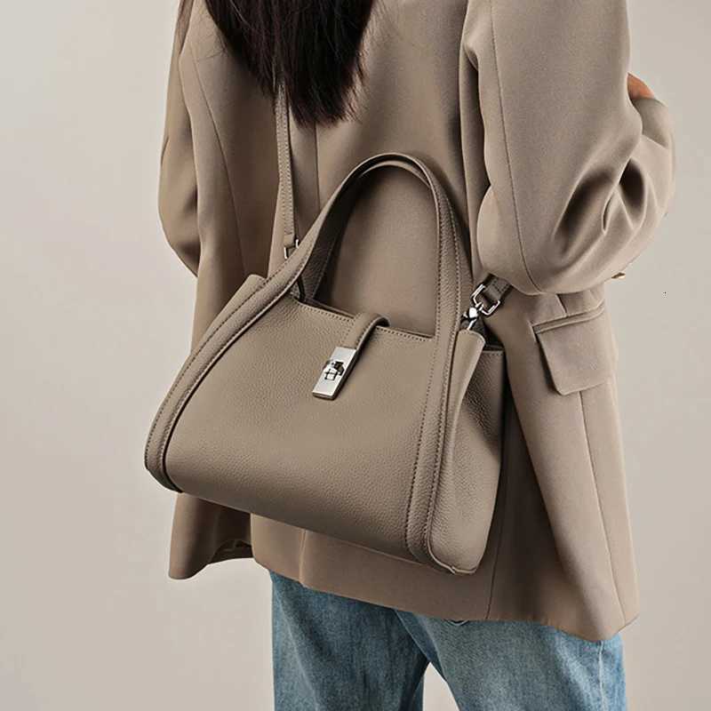 FOXER Genuine Leather Womens Handbag 2026 Fashion Female Bucket Bag Design Shoulder Bag Versatile Crossbody Purse H260306