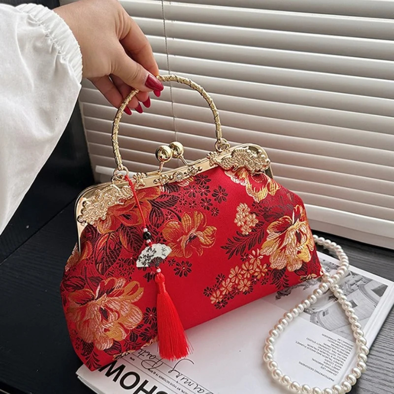 Chinese Style Embroidered Snapbutton Shoulder Bags Cheongsam Traditional Exquisite Womens Handbag Red Bridal Pearl Wedding Bag 260307