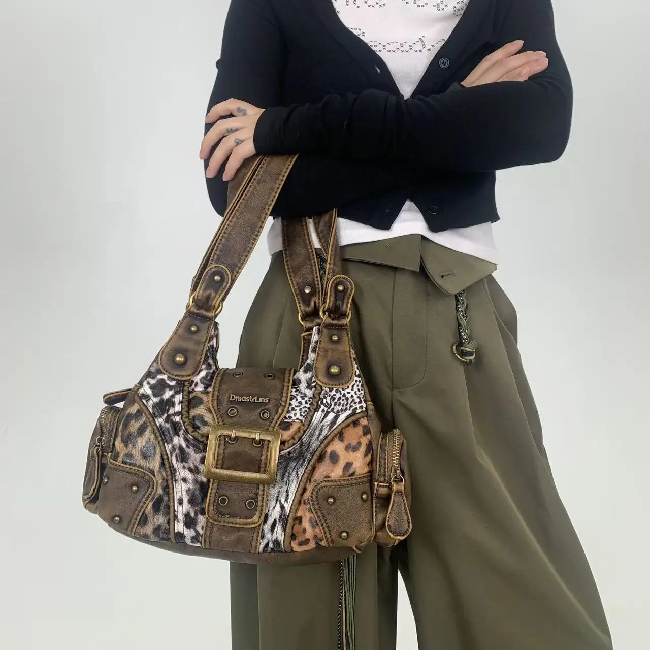 Ladies Fashion Street Y2K Millennium Spicy Girl Leopard Pattern Tote Bag Multi Pocket Retro Personalized Shoulder Bag 260306