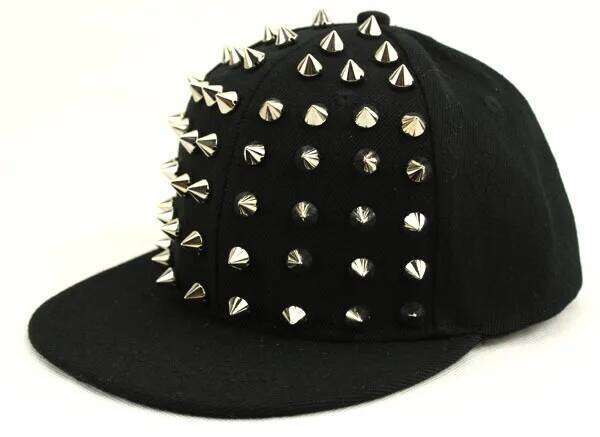 BASEBALL CAPS FOR BOTH Men Women Boys Girls Punk Studded Baseball Hip-Hop Hat Adjustable Snapback Spike Rivet Stud Cap Y260304