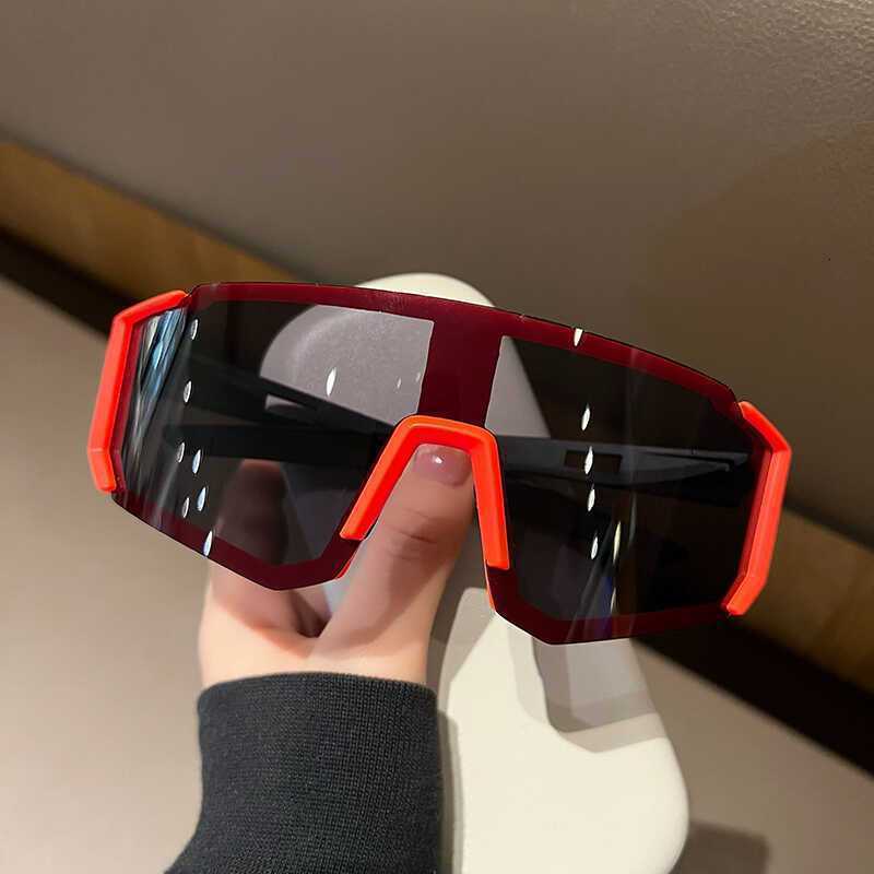 Millennium style futuristic cycling windproof sunglasses for trendy men and women outdoor hiking and skiing colorful large frame sunglasses S260304