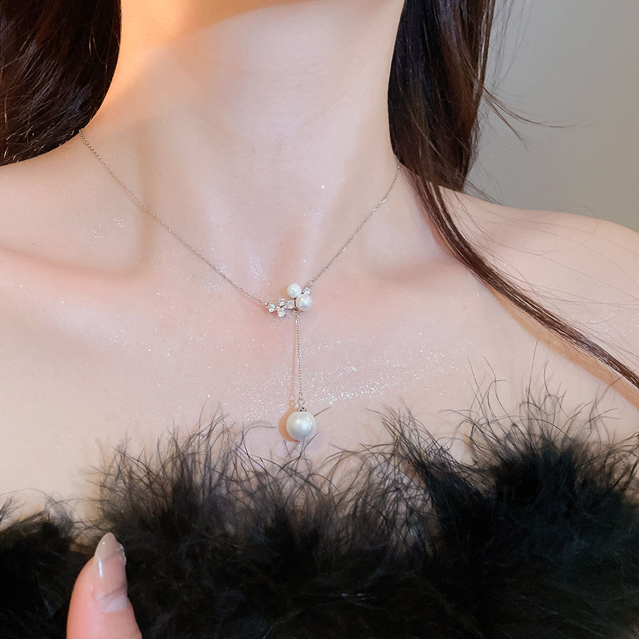 French-style stainless steel zircon pearl pendant necklace, vintage elegant clavicle chain, light luxury high-end jewelry for women