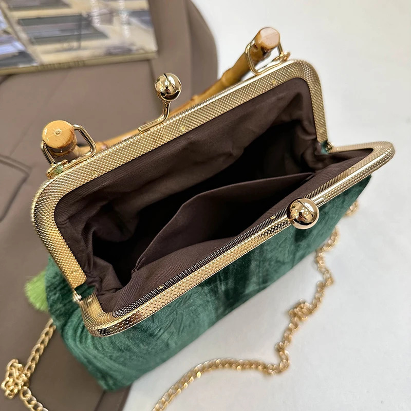 Fashion Chinesestyle Bamboo Section Handbag Womens 2025 n Shell Chain Bag Pair with Cheongsam Evening Dress Crossbody 260307