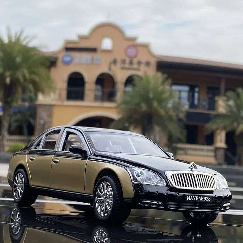 1:24 Maybach 62s S650 Alloy Model Diecasts & Vehicles Car Metal Collection Toy Kid Toys for Children Kids Gifts Z260306