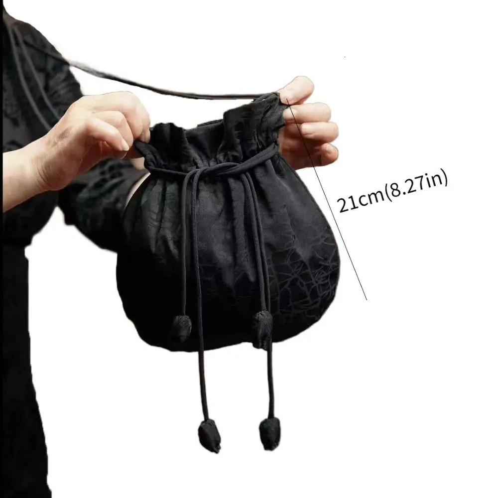 Silk Material Retro Handbags Embroidery n Storage Function Bags Drawstring Clre Purse 260307