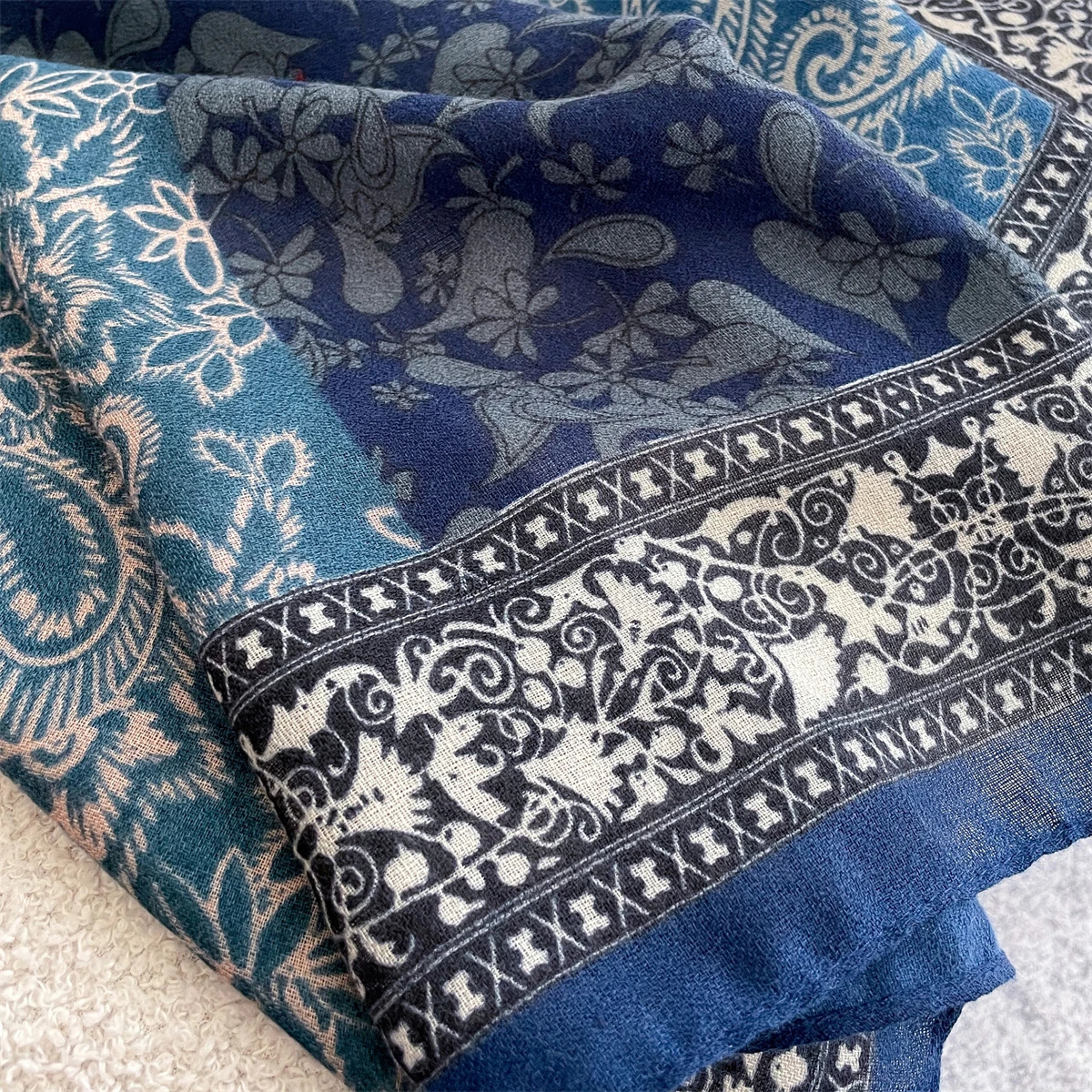 Autumn and Winter Travel Warm Cashmere Shawl Scarf Fashion Women Paisley Print Pashmina Blanket Wraps Female Cute Poncho Bufanda 260302
