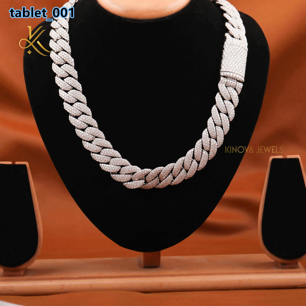 Radiant Hip Hop Neck Chain Featuring Sparkling Moissanite Diamonds Designed For Eye Catching Urban Inspired Jewelry Statements