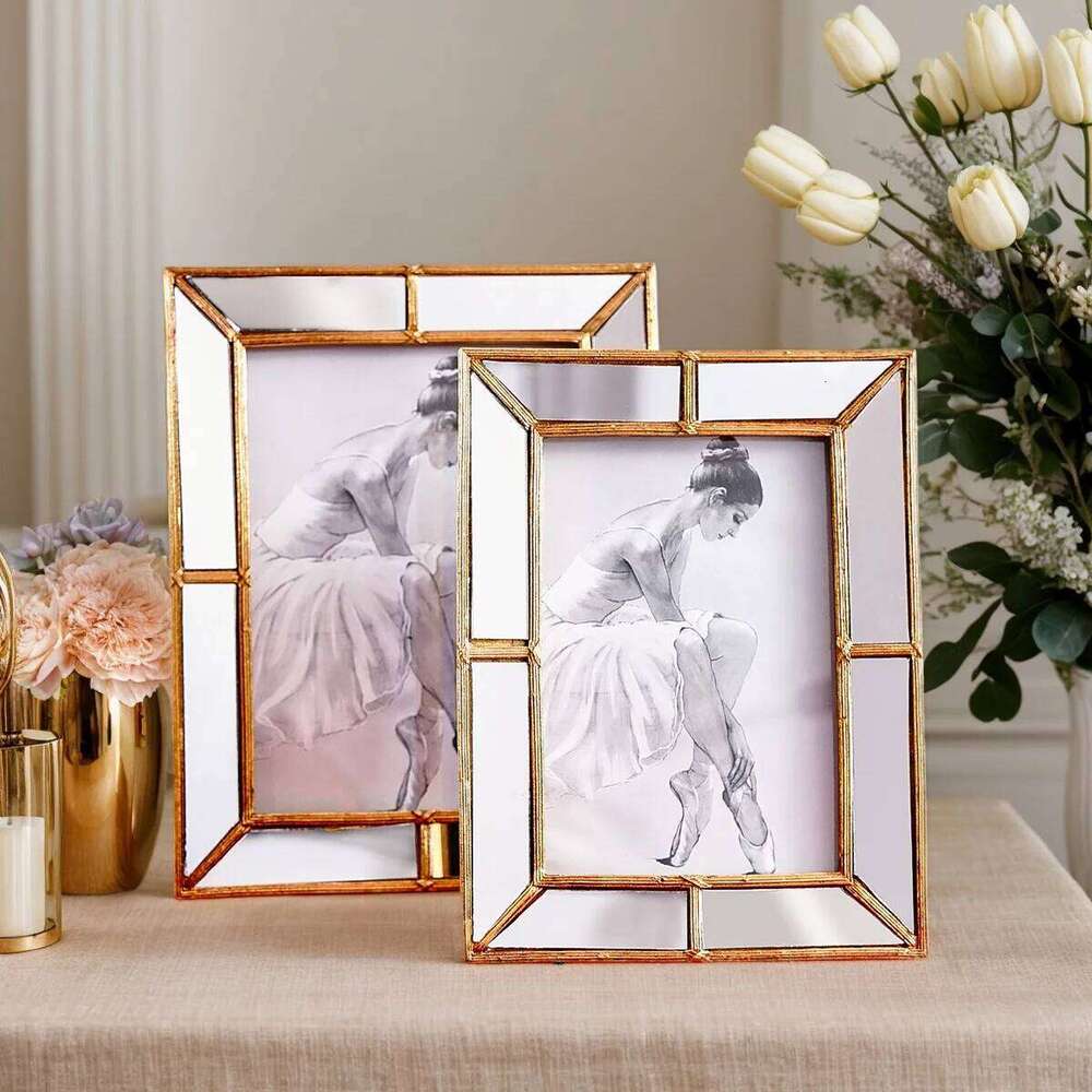 1PC, with a simple golden resin material frame and mirror glass inlaid decoration, suitable for photo display H260306