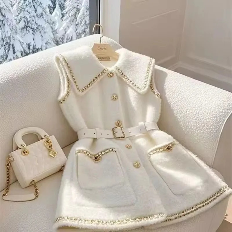 Autumn Winter Sleeveless Unique Womens Lamb Wool Vest Coat Fashion Korean Version Temperament Ladies Waistcoat Jacket 260306