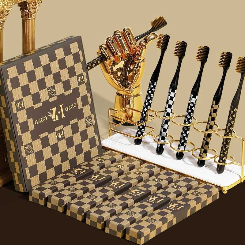 This 6-piece fashionable light luxury high-grade toothbrush set with soft bristles is ideal for household teeth cleaning and oral care.T260307