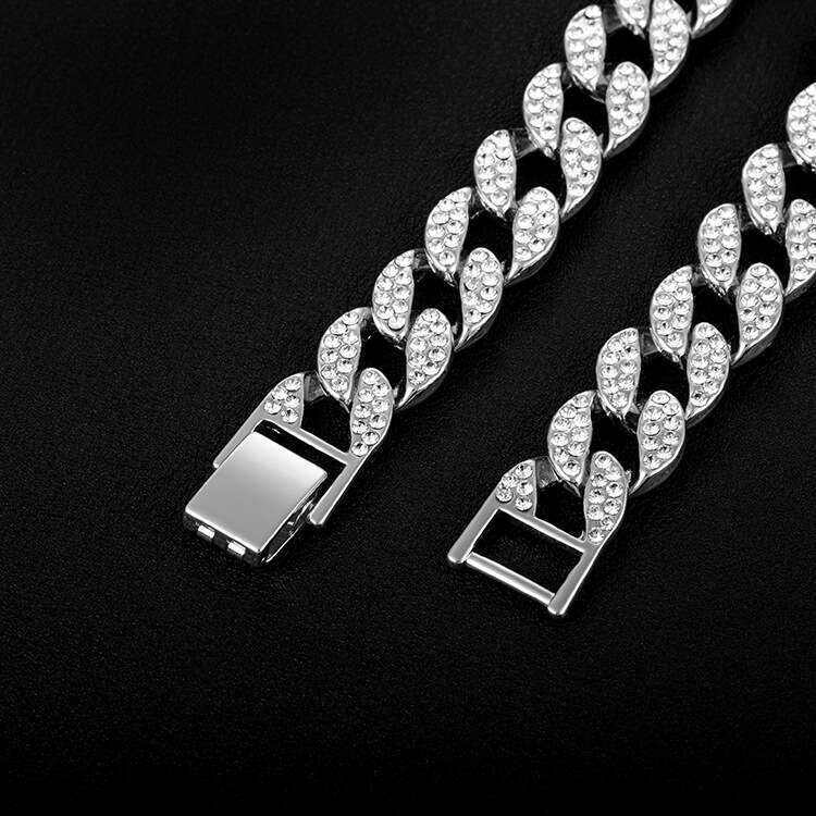 High-Quality European and American INS Jewelry Full Diamond Oil Drop Butterfly Cuban Hip-Hop Necklace Collarbone Chain for Women Wholesale