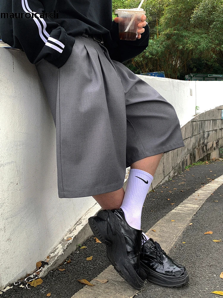 Mauroicardi Spring Summer Loose Casual Soft Grey Pleated Shorts for Men with High Waist Short Straight Pants Korean Clothes 260304