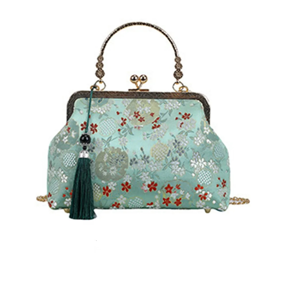 Retro Cheongsam Banquet Bag Elegant with Tassel Pendant Kiss Lock Shoulder Handheld Flower Chinese Style Handbag Wedding 260307