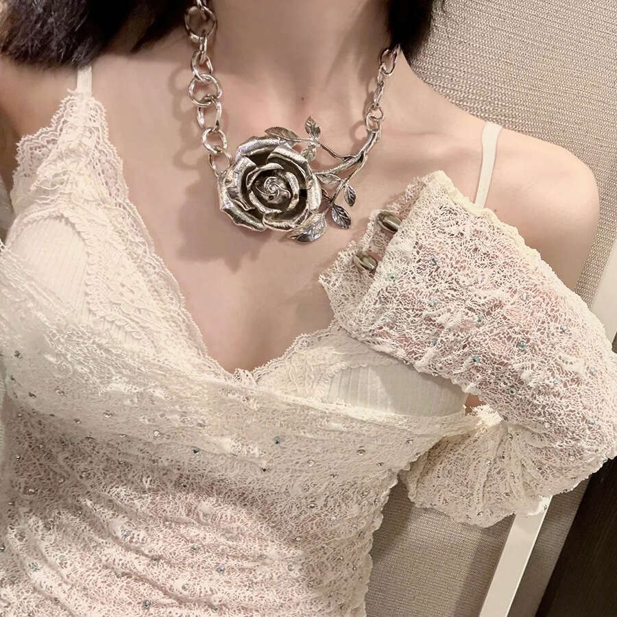 ZA European American Fashionable Unique Three-Dimensional Rose Flower Pendant Necklace with Stylish Metal Ring and Thick Clavicle Chain