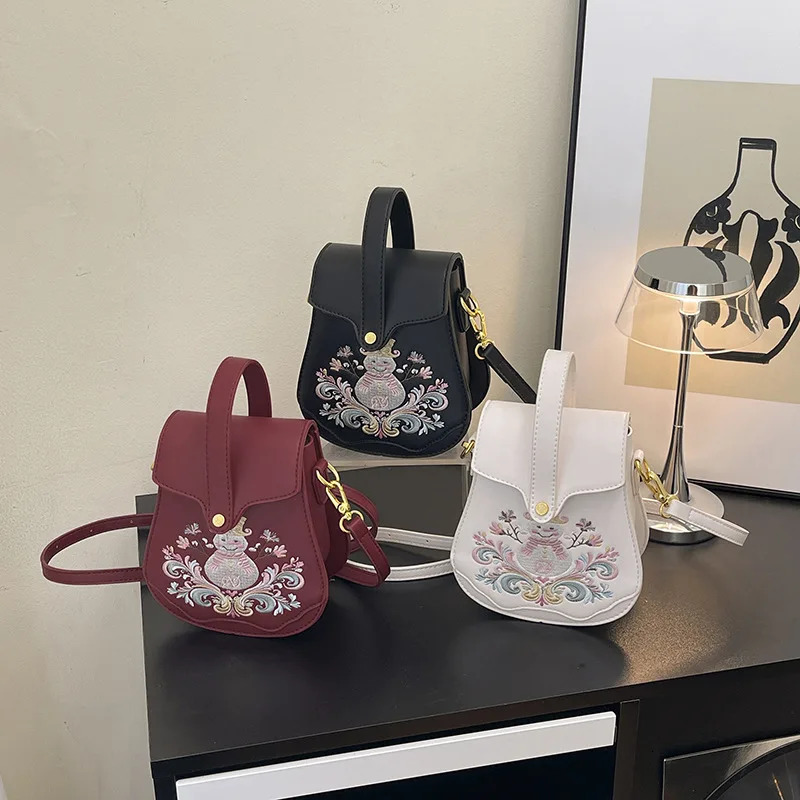 PU leather womens singleshoulder bag Chinesestyle embroidered embossed flap buckle handheld crossbody for women 260307