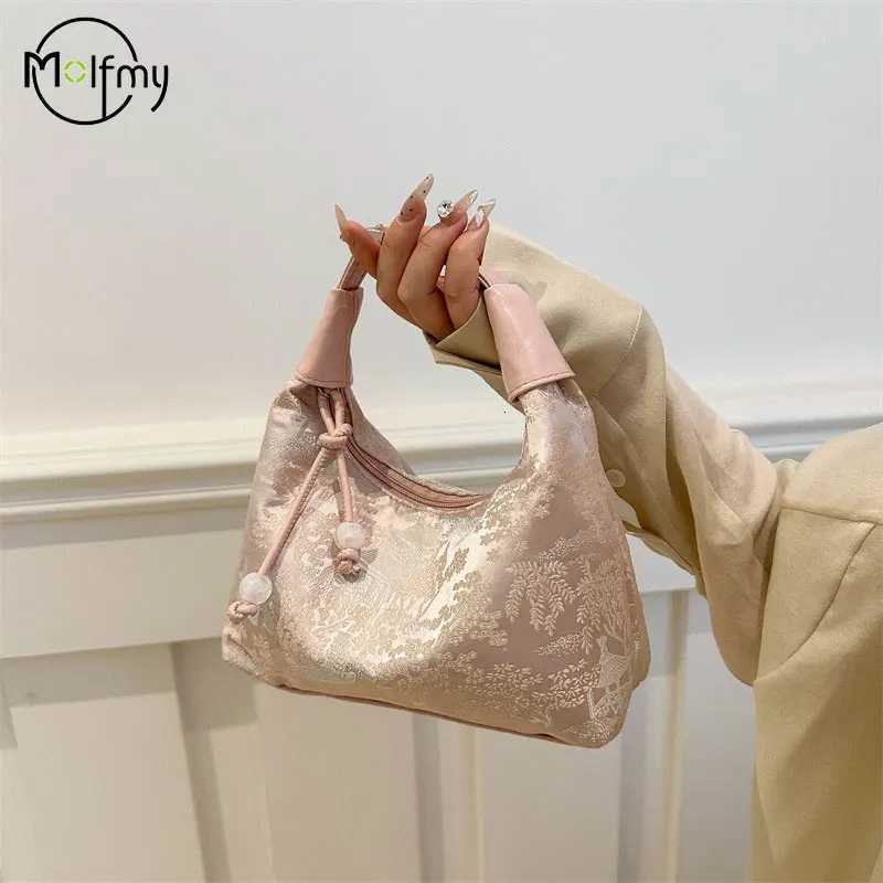 Designer Bags Woman Sweet Embroidery Shoulder Bag Nylon Texture Pearl Pendant Crossbody Handbag Bucket Handbag Women H260306