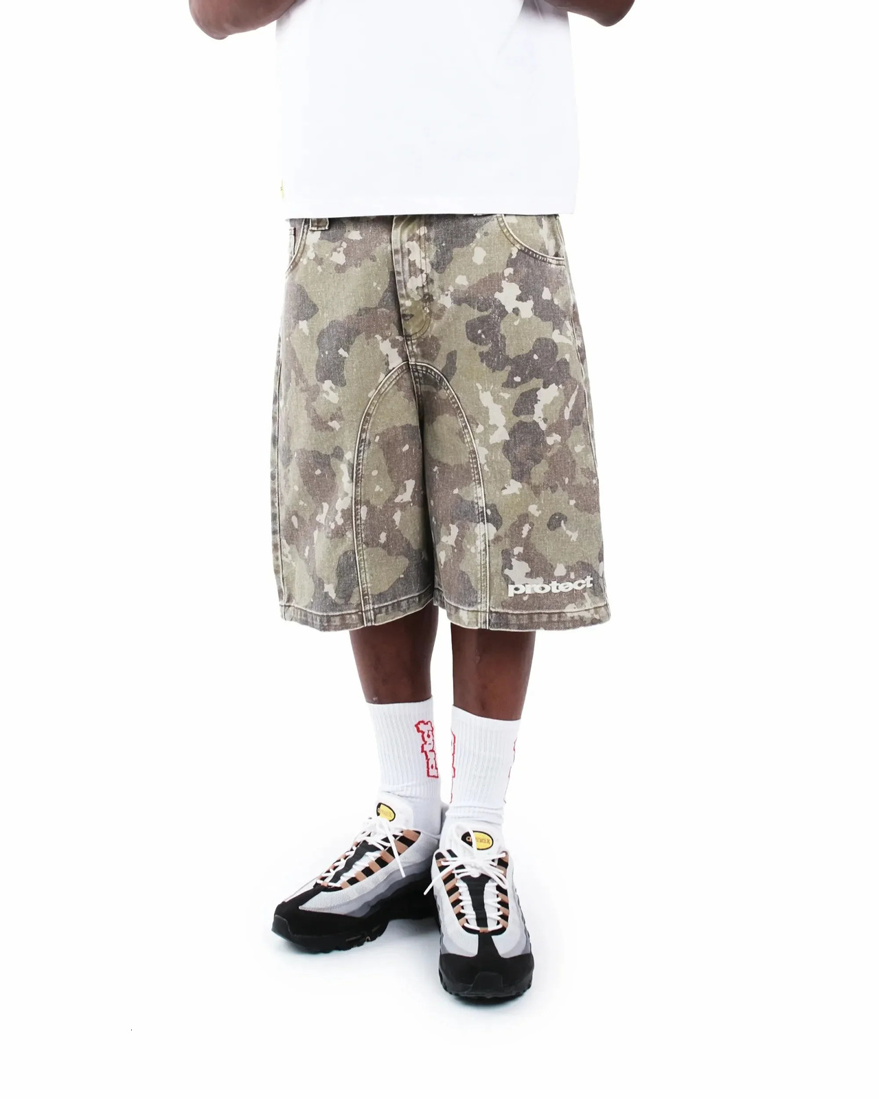 American Retro Camouflage Denim Shorts Y2K Jeans Letter Embroidery Washed Camouflage Baggy Shorts Low Waist Over The Knee Pants 260306