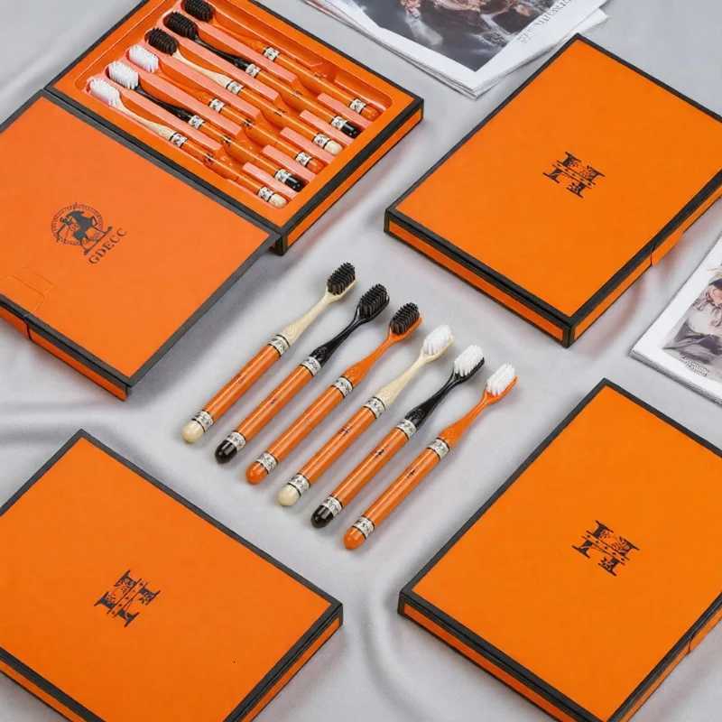 This 6-piece orange-themed toothbrush gift box set with soft bristles making it portable and ideal for adult daily home oral care.T260307