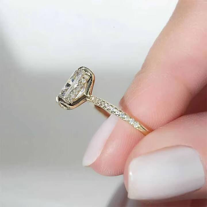 VOAINO Luxury International Standard Ring Size 9k/Pt950 1 CT Radiant Cut Diamond Four Claw Prong Gold Ring for Women