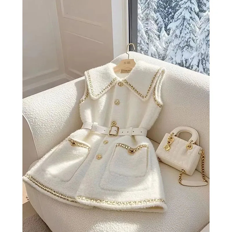 Autumn Winter Sleeveless Unique Womens Lamb Wool Vest Coat Fashion Korean Version Temperament Ladies Waistcoat Jacket 260306